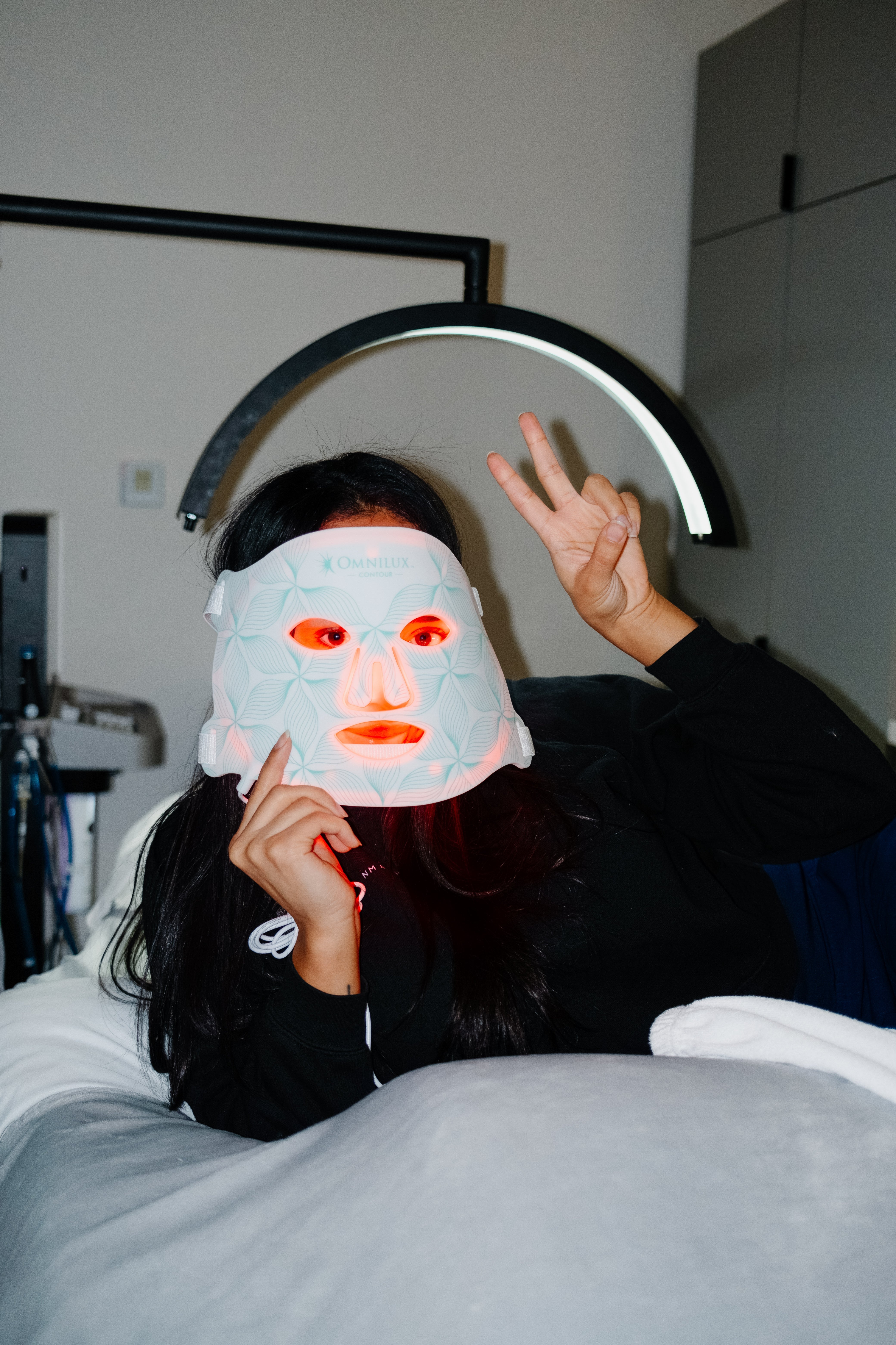 How Red Light Therapy Helps Stimulate Collagen & Elastin for Healthier Skin